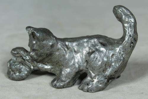 MINIATURE METAL CAT PLAYING WITH A BALL-BID NOW!!