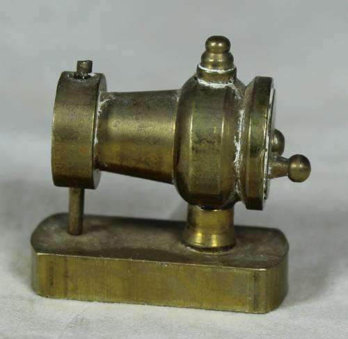 MINIATURE BRASS SEWING MACHINE-BID NOW!!