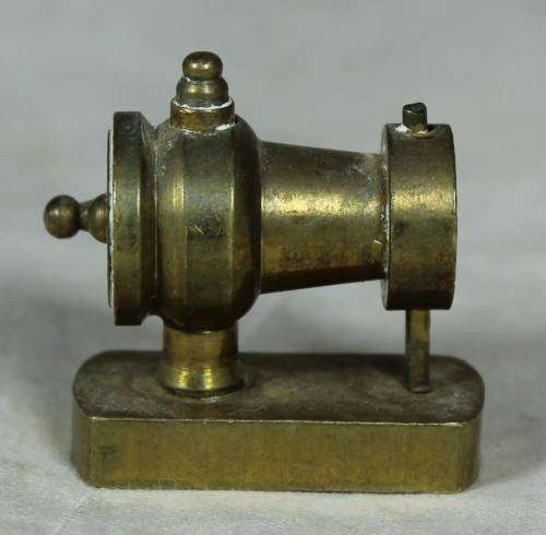 MINIATURE BRASS SEWING MACHINE-BID NOW!!