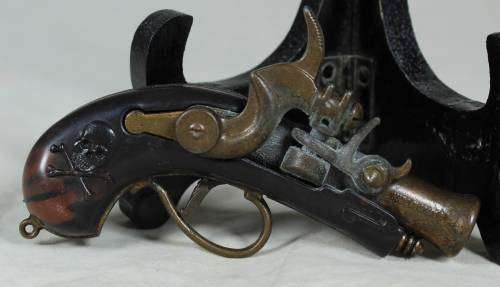 MINIATURE VINTAGE PIRATE WORKING GUN-BID NOW!!