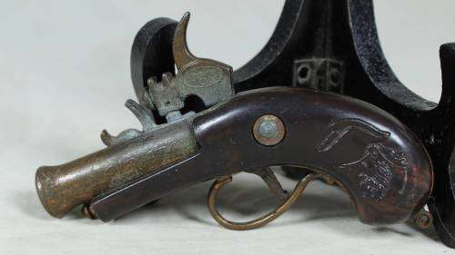 MINIATURE VINTAGE PIRATE WORKING GUN-BID NOW!!