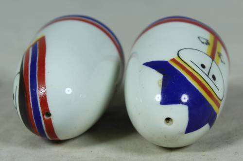 CHARACTER SALT AND PEPPER SET(ARABIA MADE IN FINLAND)-BID NOW!!