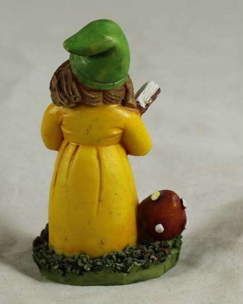 MINIATURE GARDEN GNOME-READING A BOOK(LOVELY) BID NOW!!
