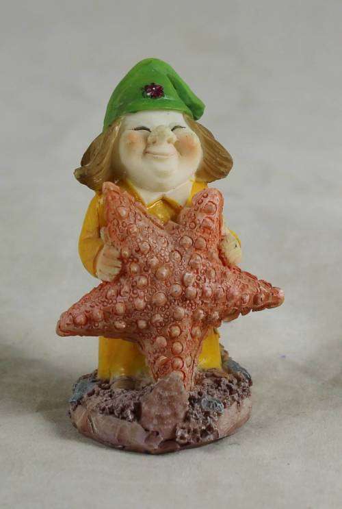 MINIATURE GARDEN GNOME-WITH A STARFISH(LOVELY) BID NOW!!