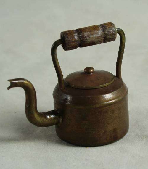 MINIATURE BRASS KETTLE WITH A WOODEN HANDLE-BID NOW!!