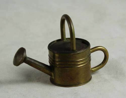MINIATURE BRASS WATERING CAN-BID NOW!!