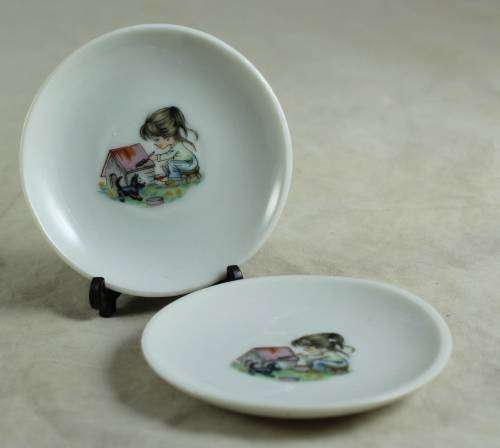 MINIATURE PAIR OF KIDDIES PLATES(LOVELY)BID NOW!!