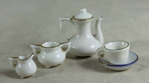 MINIATURE TEA SET FOR ONE (LOVELY)BID NOW!!