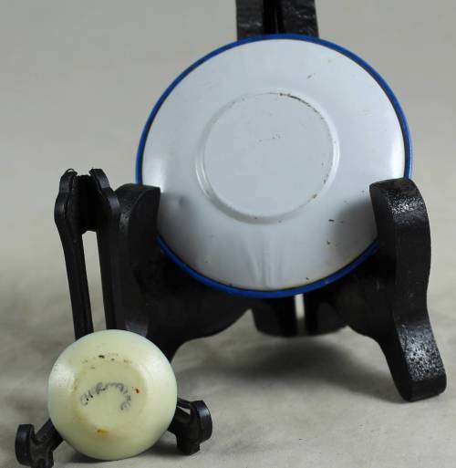 PAIR OF MINIATURE METAL KIDDIES PLATES(LOVELY)BID NOW!!