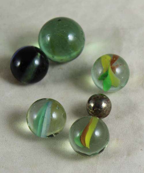 Bag of six marbles