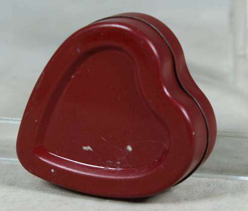 HEART SHAPED TRINKET BOX WITH KIDS(LOVELY)-BID NOW!!