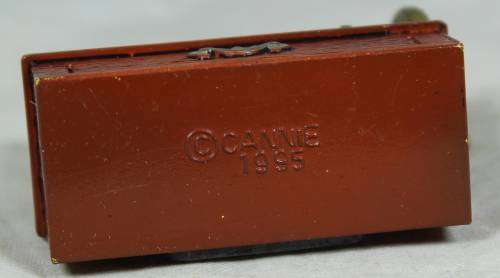 Unique Fridge Magnet - Sewing Machine - A Beauty - Bid Now!!!