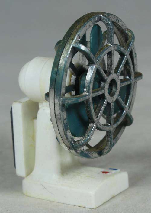 Unique Fridge Magnet - Desk Fan  - A Beauty - Bid Now!!!