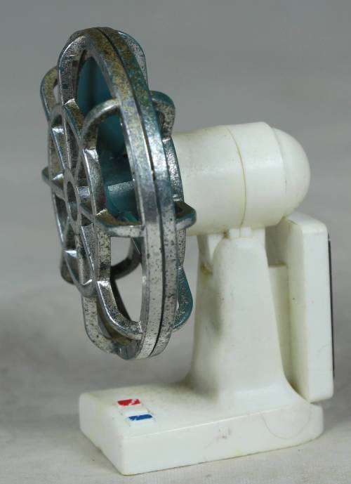 Unique Fridge Magnet - Desk Fan  - A Beauty - Bid Now!!!