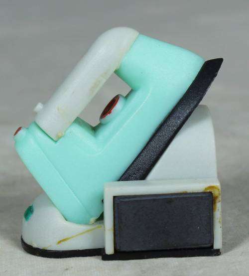 Unique Fridge Magnet - Iron   - A Beauty - Bid Now!!!