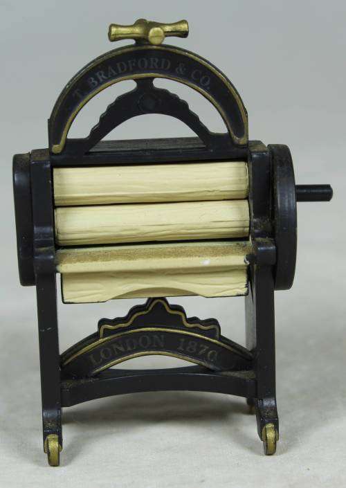 Unique Fridge Magnet - Clothes Drier - A Beauty - Bid Now!!!