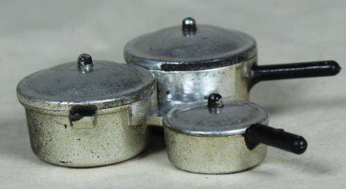 Unique Fridge Magnet - Trio Pots - A Beauty - Bid Now!!!