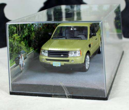 JAMES BOND 007  UNIVERSAL HOBBIES- Range Rover Sport(Casino Royale #51)