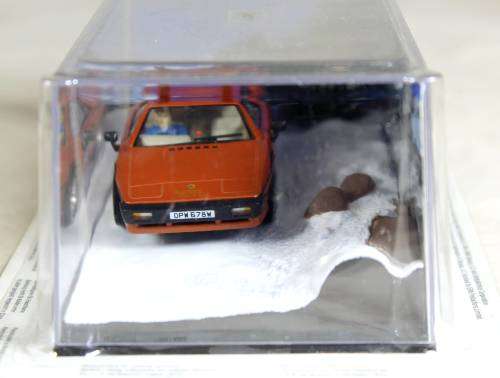 JAMES BOND 007 UNIVERSAL HOBBIES- Lotus Esprit Turbo(For Your Eyes Only #8)