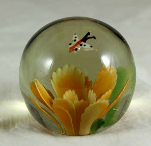 Flower and Butterfly Glass Paperweight - Beautiful!! - Bid Now!