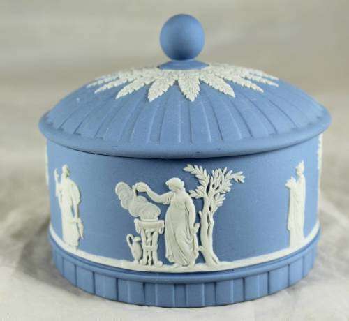 Wedgewood - Powder Bowl - Beautiful!! - Bid Now!