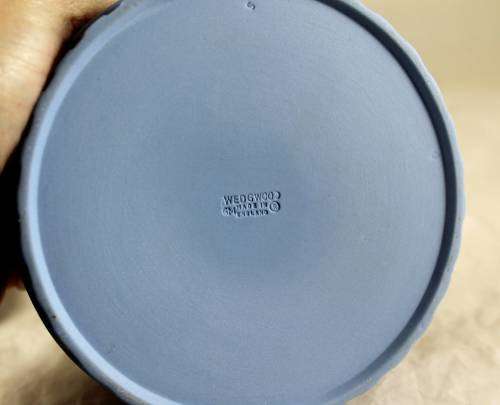 Wedgewood - Powder Bowl - Beautiful!! - Bid Now!