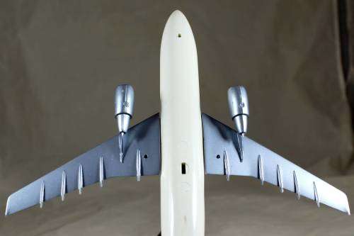 MODEL PLANE - CONTINENTAL - PLASTIC MODEL - BID NOW !!!