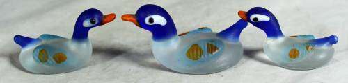 TRIO OF GLASS DUCKS - BID NOW!!!