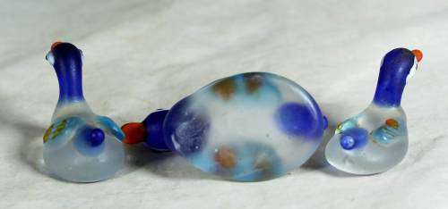 TRIO OF GLASS DUCKS - BID NOW!!!