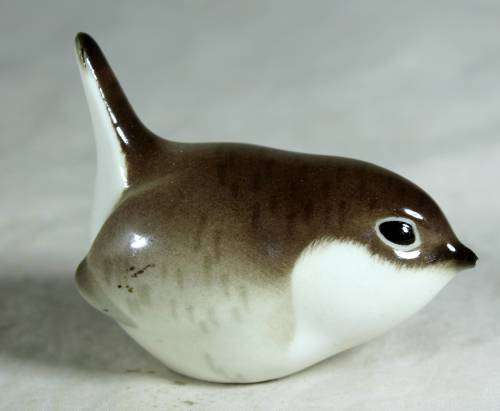 SMALL PORCELAIN BIRD - BID NOW!!!