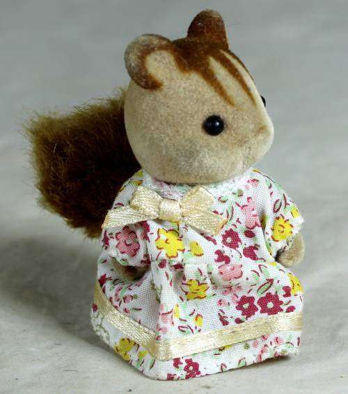 SYLVANIAN FAMILIES - SQUIRREL GIRL - BID NOW!!!