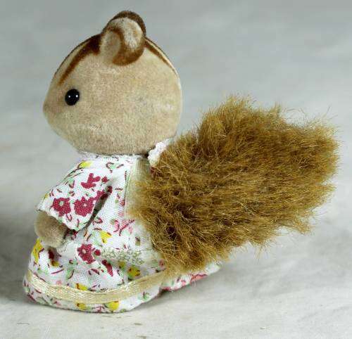 SYLVANIAN FAMILIES - SQUIRREL GIRL - BID NOW!!!