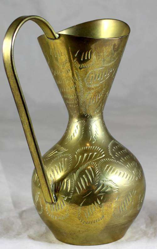 SMALL BRASS JUG- BID NOW !!!