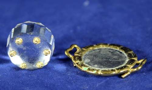 Swarovski Crystal Memories - Cake on a Tray - A magnificent little treasure!! Bid now!!