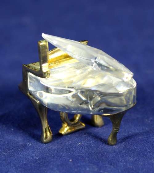 Swarovski Crystal Memories - Grand Piano - A magnificent little treasure!! Bid now!!