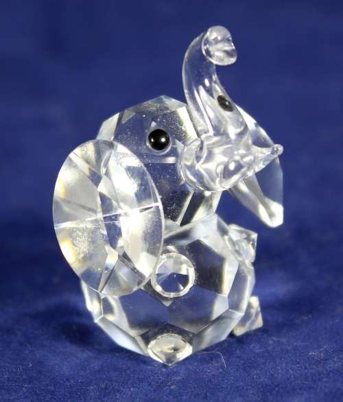 Crystal - Elephant - A beautiful treasure!! Bid now!!