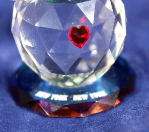 Crystal - New York Apple - A beautiful treasure!! Bid now!!