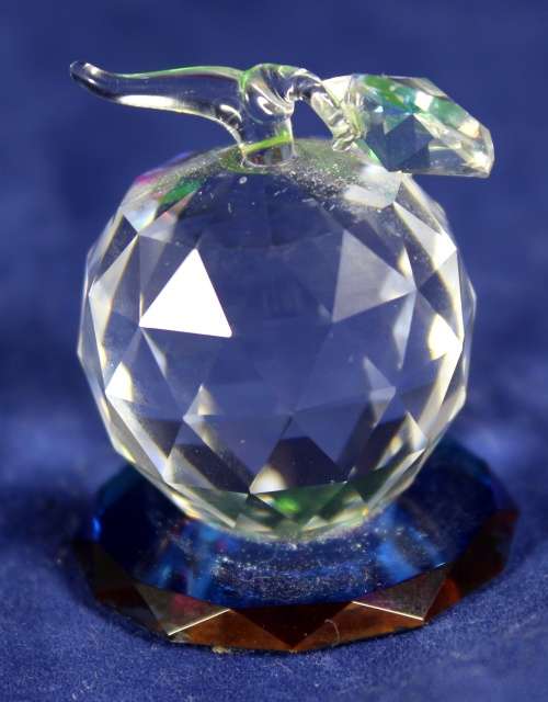 Crystal - New York Apple - A beautiful treasure!! Bid now!!