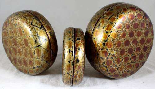 Set of three graduated containers