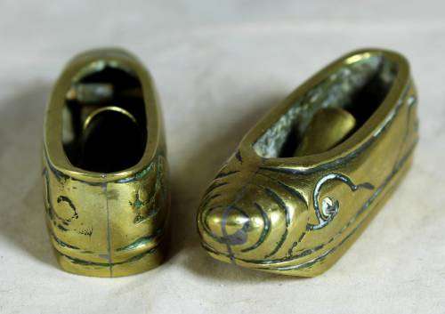 Small brass ashtray shoes