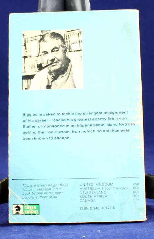 Captain W.E Johns - Biggles Buries A Hatchet -  ISBN0340104716  - BID NOW!!