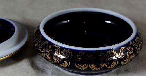 Limoges Castel - Lidded Trinket Dish - 22kt Gold Trim - Beautiful!!! BID NOW!!!!