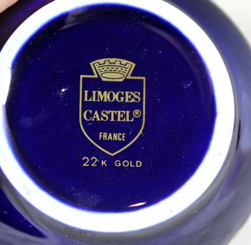 Limoges Castel - Lidded Trinket Dish - 22kt Gold Trim - Beautiful!!! BID NOW!!!!