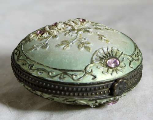 Bedazzled Pill Holder - Low Price!! Bid Now!!