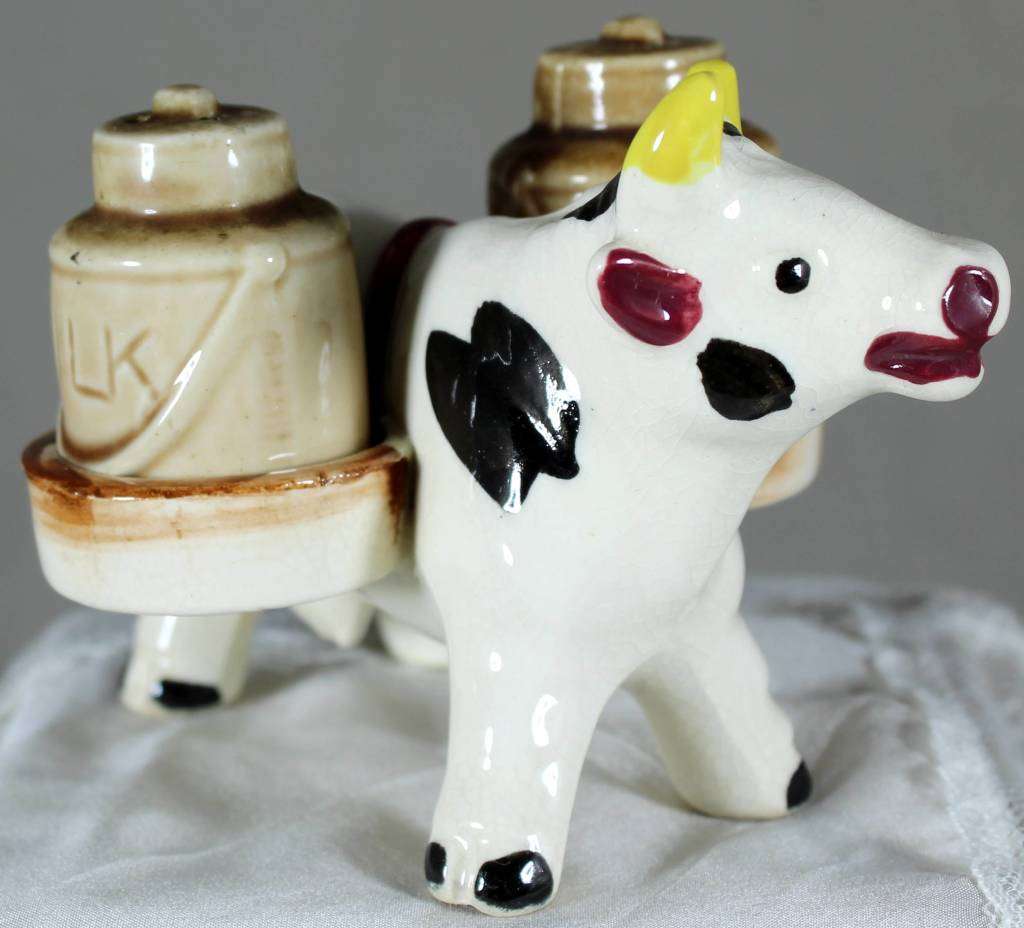 Character salt & pepper cow