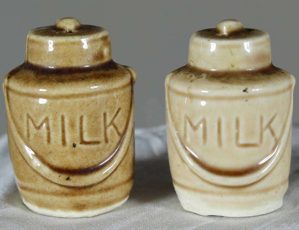 Character salt & pepper cow