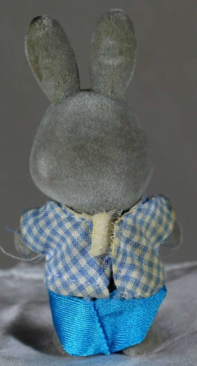 Sylvanian Families - Bunny with check shirt