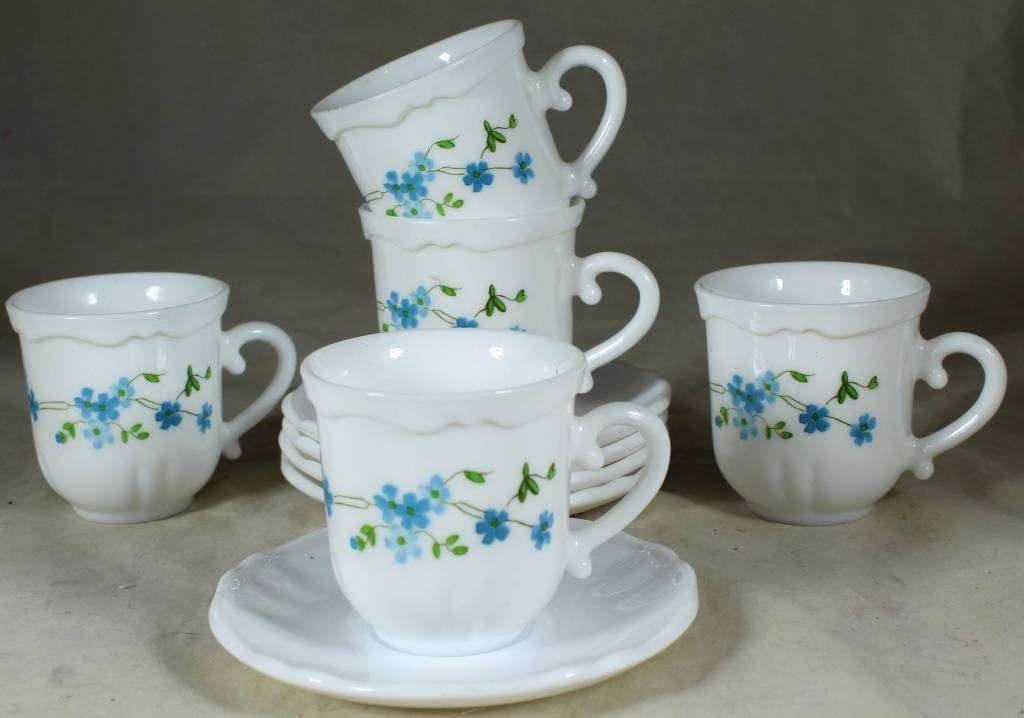 Arcopal - France - Set of Demitasse Milk Glass - Set of Five  - Beautiful!!! BID NOW!!!!