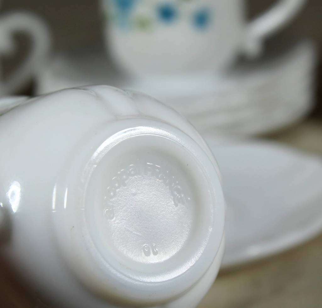 Arcopal - France - Set of Demitasse Milk Glass - Set of Five  - Beautiful!!! BID NOW!!!!