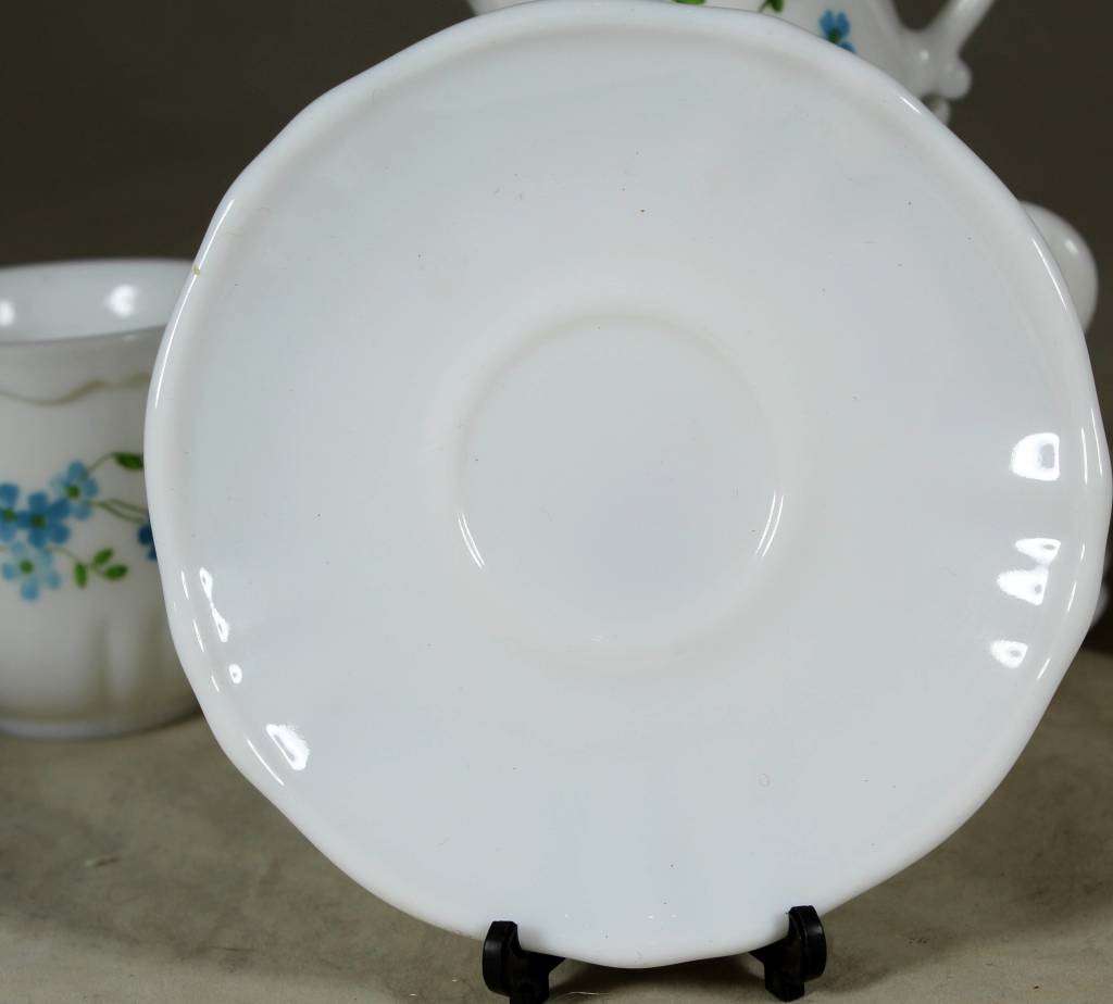 Arcopal - France - Set of Demitasse Milk Glass - Set of Five  - Beautiful!!! BID NOW!!!!